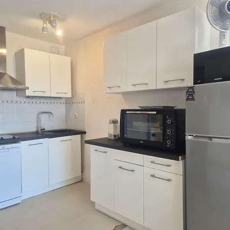 Appartement 4 Personnes Avec Parking - Cap D'agde - Fr-1-249-424 *